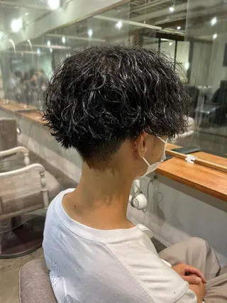 ミディアム パーマ メンズ アイブロウ 京都駅メンズカット/ パーマ/Keigoのヘアスタイル