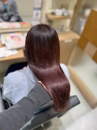 セミロング レイヤー/顔周り/透 明感カラー/うる艶のヘアスタイル