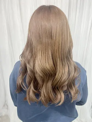 ロング カラー 伊藤 由妃乃のヘアスタイル