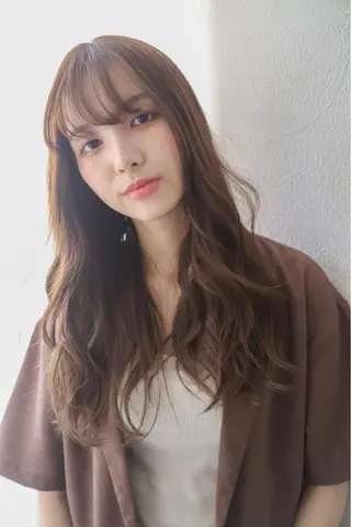 ロング UNIVERSE.所属・山内 悠のヘアスタイル