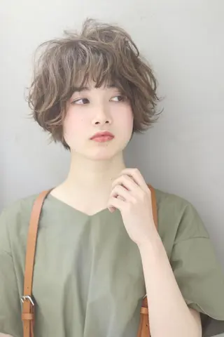 ミディアム カラー 代表　土屋ヒロユキ ショートカットのヘアスタイル