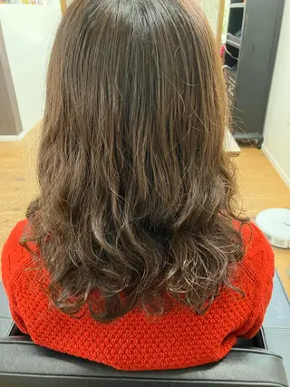 セミロング パーマ 鈴木 香哉子のヘアスタイル