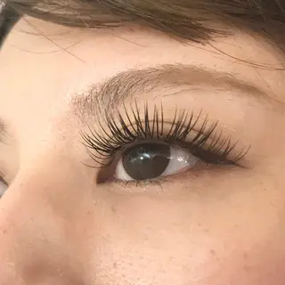 マツエク・マツパ 岡田 希亜の眉毛・アイブロウイメージ