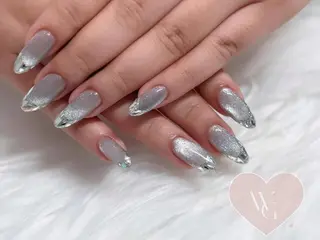 ネイル White Gymのネイルデザイン