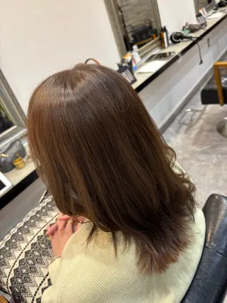 セミロング カラー 飛田 真彩のヘアスタイル