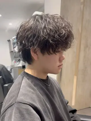 パーマ メンズ SALOWIN新宿三丁目所属・新宿/新宿三丁目 センターパート梶原のヘアスタイル