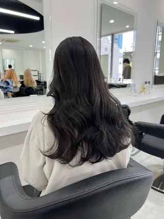 ロング カラー オリーブカラー🫒 レイヤーカット✂︎のヘアスタイル