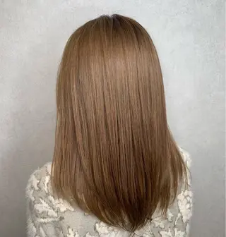 セミロング mimiiy梅田 中崎町ハイトーンのヘアスタイル