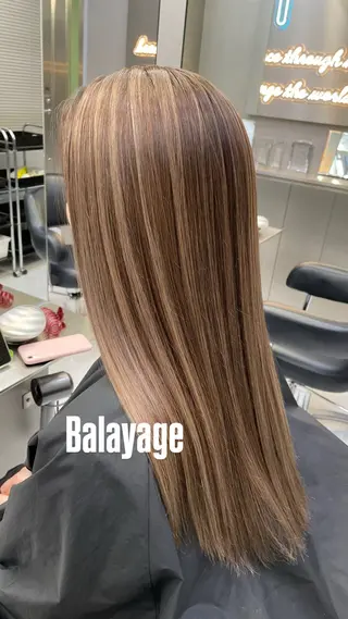 ロング 🫧バレイヤージュ/ ハイトーン/ミズキのヘアスタイル