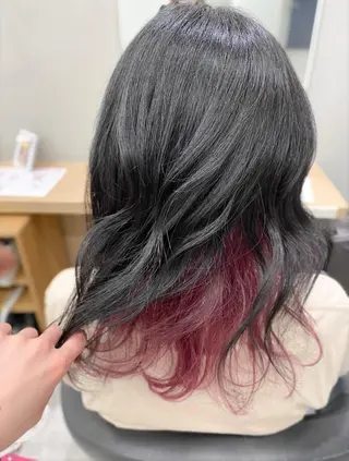 ミディアム 服部 真希のヘアスタイル