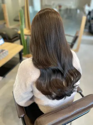 ロング アキ/梅田/顔まわり /レイヤーカット/のヘアスタイル