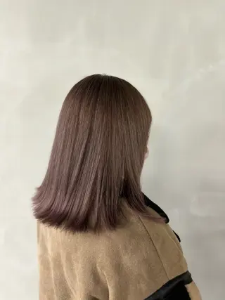 ミディアム カラー mono / Manatoのヘアスタイル