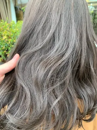 ロング カラー 🌈re-room EIKI🇰🇷のヘアスタイル