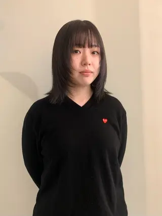 ミディアム カラー 落合希 Olivebeigeのヘアスタイル