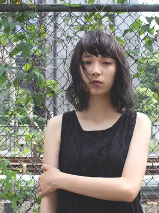 セミロング カラー パーマ 酒井 麻里のヘアスタイル