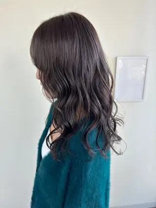 セミロング カラー ハイライトカラー✨ グレージュ✨鎌倉光洋のヘアスタイル