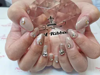 ネイル ネイルリボン 受付スタッフのネイルデザイン