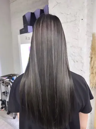 ロング カラー 宮本 亜依のヘアスタイル