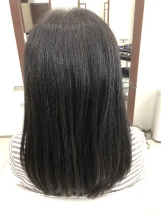 セミロング 小林 伊織のヘアスタイル