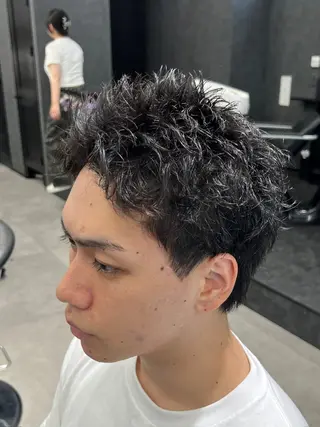 ショート パーマ メンズショート 長谷野真吾のヘアスタイル