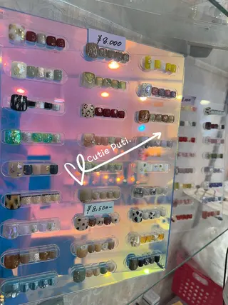 ネイル ネイルサロンキューティプティ所属・アワ ネイル池袋のネイルデザイン