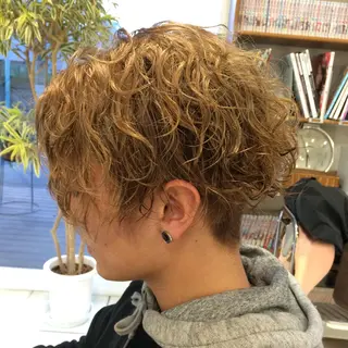 ショート カラー パーマ メンズ 岡本 拓朗のヘアスタイル