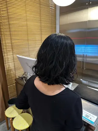 ミディアム パーマ 山田 麻海のヘアスタイル