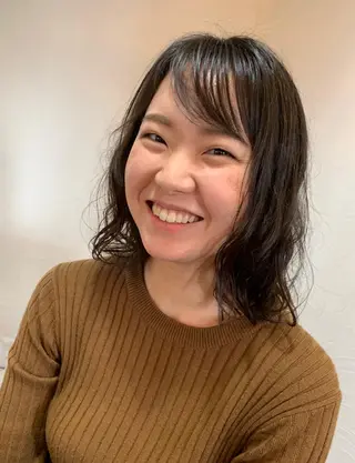 ミディアム パーマ 菅野 愛のヘアスタイル