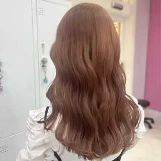 ロング カラー 伊藤 綾のヘアスタイル