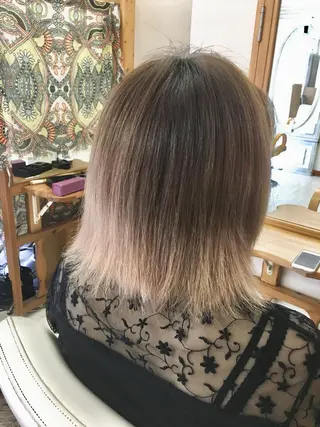 ミディアム カラー CRADLE Takeuchiのヘアスタイル