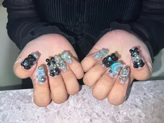 ミディアム ONIKA Nail 青山通り店所属・ONIKA Nail 表参道A4徒歩2分のネイルデザイン