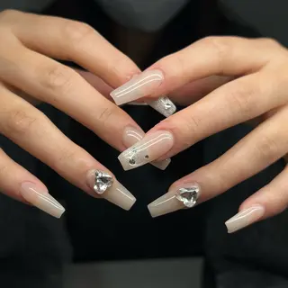 ネイル ⁸ᵃᵖᵖʸ🐝⋆゜ MöEのネイルデザイン