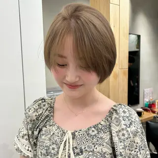 ショート 盛れる透明感カラー・ momokaのヘアスタイル