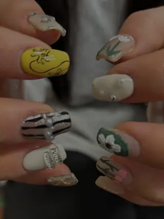 ネイル 爪塗屋 さんのネイルデザイン
