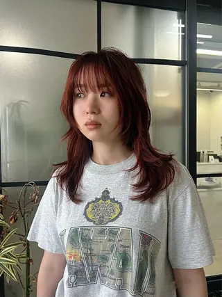 ミディアム カラー Toiro 横浜所属・海外ヘア／レイヤー カットNatsuのヘアスタイル