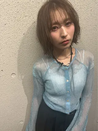 ショート 透明感ダブルカラー/ 諸岡ひばりのヘアスタイル