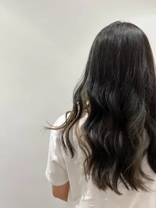 ロング ﾃﾞｻﾞｲﾝｶﾗｰ Mirutayaのヘアスタイル