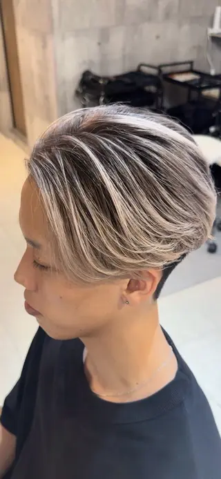 ショート カラー メンズ 坂井 琉生のヘアスタイル