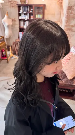 カラー 菰田 愛輝のヘアスタイル