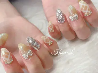 カラー ネイル 芦辺 香奈のネイルデザイン