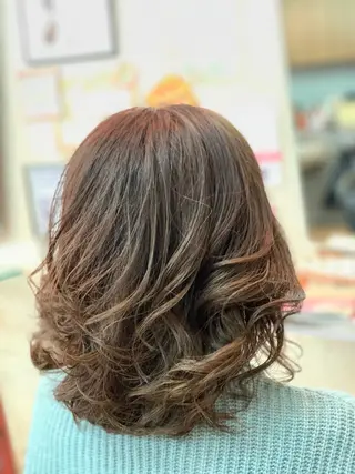 ミディアム Rootes   Hair  Stage所属・春日部　間庭 寛貴のヘアスタイル