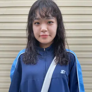 ミディアム パーマ ホリケ アオイのヘアスタイル