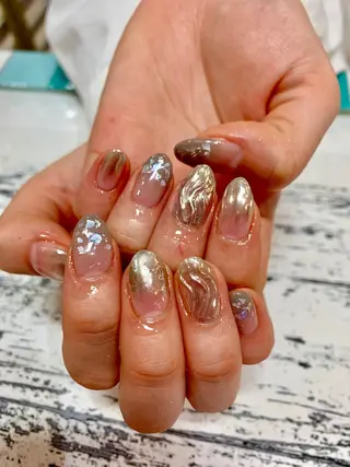 ネイル 高尾 梨花のネイルデザイン