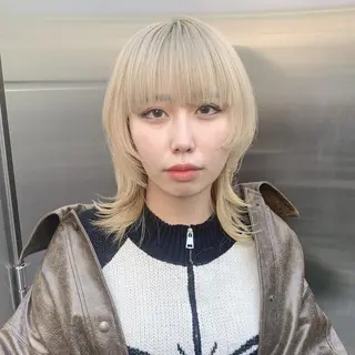 ミディアム カラー ホワイト&レイヤーカ ットエクステ長畠俊輔のヘアスタイル