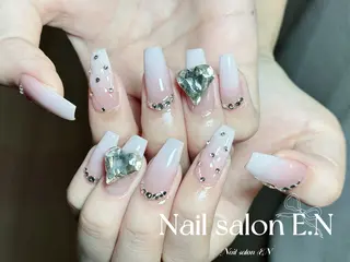 ネイル E.N🦋 長さ出し/持ち込みのネイルデザイン