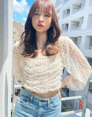 ミディアム レイヤーカット、 大人可愛い　中村美羅のヘアスタイル