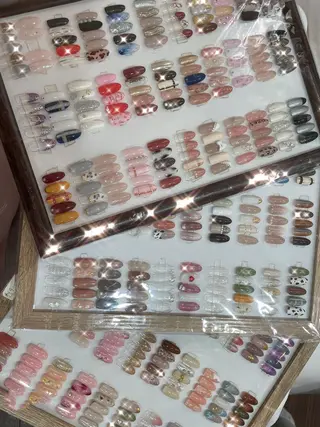 ネイル 🦋 MiKi 🦋 ネイルサロンのネイルデザイン