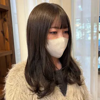 セミロング カラー mina / 透明感ベージュカラーのヘアスタイル