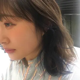 ミディアム カラー 荒木 依莉亜のヘアスタイル