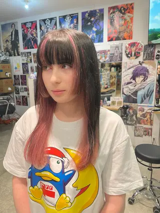 セミロング 🍭ハイトーン/ デザインカラー🦄のヘアスタイル